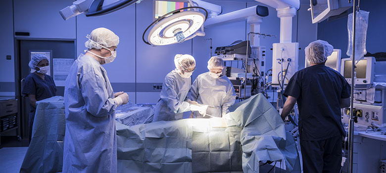 Défaut de communication au bloc et erreur médicamenteuse