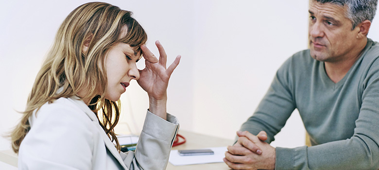 Une patiente se plaint de migraines - La Prévention Médicale