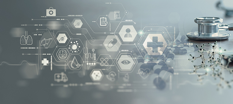 Gros plan d’un stéthoscope et d’une tablette numérique avec dossier médical électronique virtuel du patient - La Prévention Médicale