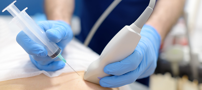 Injection guidée par échographie réalisée par un professionnel de santé - La Prévention Médicale Injection guidée par échographie réalisée par un professionnel de santé - La Prévention Médicale