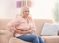 Décès à domicile après cure chirurgicale d'éventration ombilicale