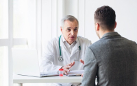Jeune patient en consultation