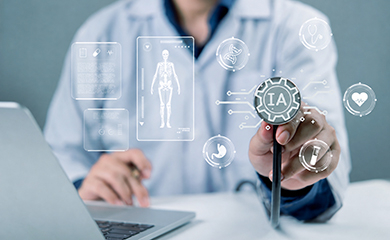 Concept de données médicales virtuelles représentant un médecin utilisant une technologie alimentée par l'IA - La Prévention Médicale